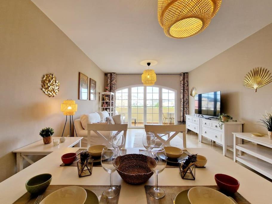 Royal Golf View: 2Br, Pools & Ac Apartment Sitio de Calahonda Luaran gambar