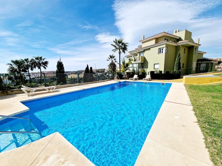 Royal Golf View: 2Br, Pools & Ac Apartment Sitio de Calahonda Luaran gambar