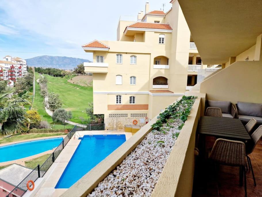 Royal Golf View: 2Br, Pools & Ac Apartment Sitio de Calahonda Luaran gambar