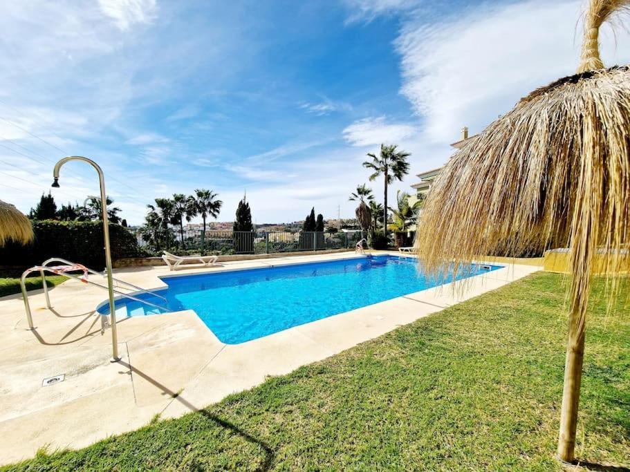 Royal Golf View: 2Br, Pools & Ac Apartment Sitio de Calahonda Luaran gambar