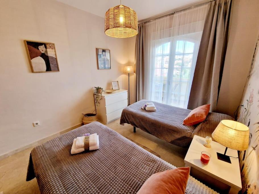 Royal Golf View: 2Br, Pools & Ac Apartment Sitio de Calahonda Luaran gambar