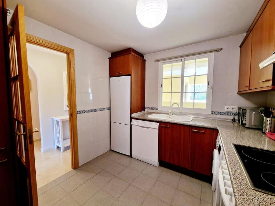 Royal Golf View: 2Br, Pools & Ac Apartment Sitio de Calahonda Luaran gambar