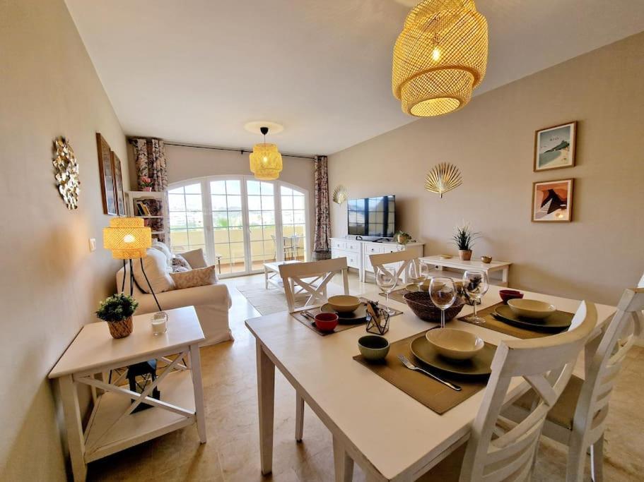 Royal Golf View: 2Br, Pools & Ac Apartment Sitio de Calahonda Luaran gambar