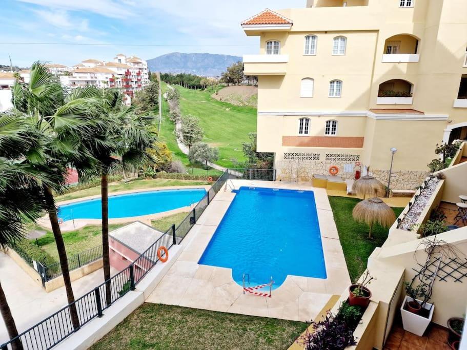 Royal Golf View: 2Br, Pools & Ac Apartment Sitio de Calahonda Luaran gambar