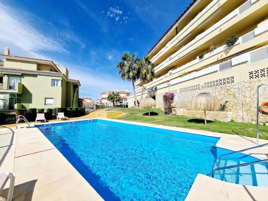 Royal Golf View: 2Br, Pools & Ac Apartment Sitio de Calahonda Luaran gambar