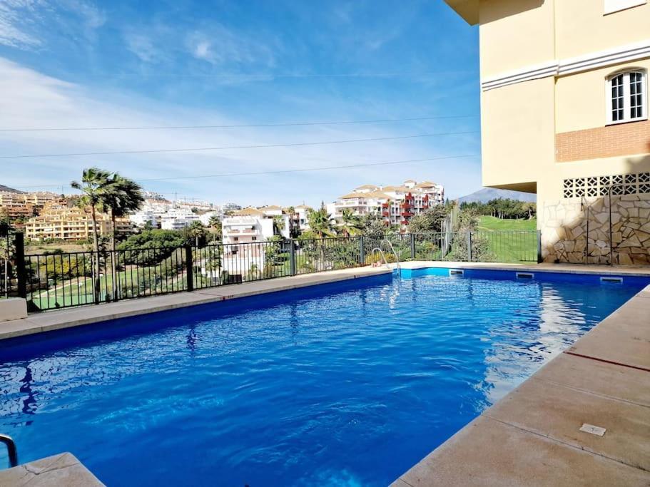 Royal Golf View: 2Br, Pools & Ac Apartment Sitio de Calahonda Luaran gambar